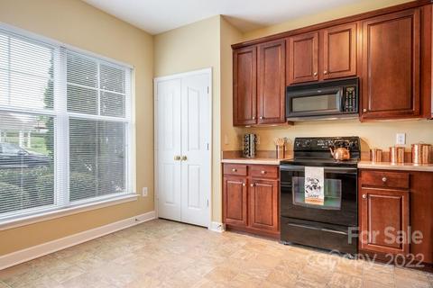 8826 Westwind Point Dr, Cornelius, NC 28031 photo 4