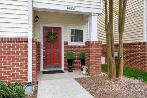 8826 Westwind Point Dr, Cornelius, NC 28031 photo 2