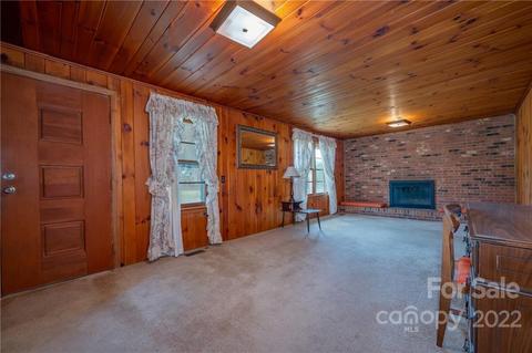 314 Henderson Rd, Tryon, NC 28782 photo 7