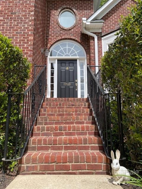 19920 Sandyedge Dr, Cornelius, NC 28031 photo 2
