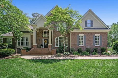 19712 River Falls Dr, Davidson, NC 28036 photo 1