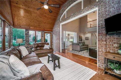 19712 River Falls Dr, Davidson, NC 28036 photo 13