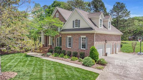 19712 River Falls Dr, Davidson, NC 28036 photo 2