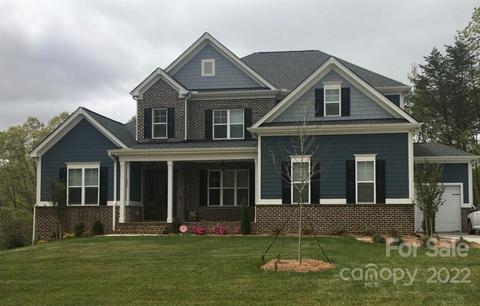106 Copper Pine Ln, Davidson, NC 28036 photo 1