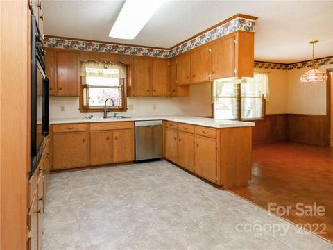 210 7th St NE, Conover, NC 28613 photo 14