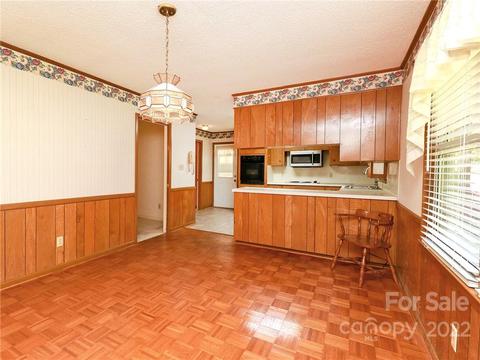 210 7th St NE, Conover, NC 28613 photo 9