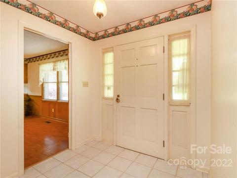 210 7th St NE, Conover, NC 28613 photo 6