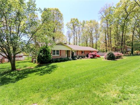 210 7th St NE, Conover, NC 28613 photo 2