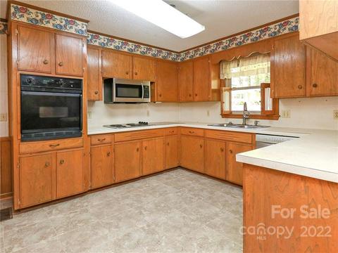 210 7th St NE, Conover, NC 28613 photo 11
