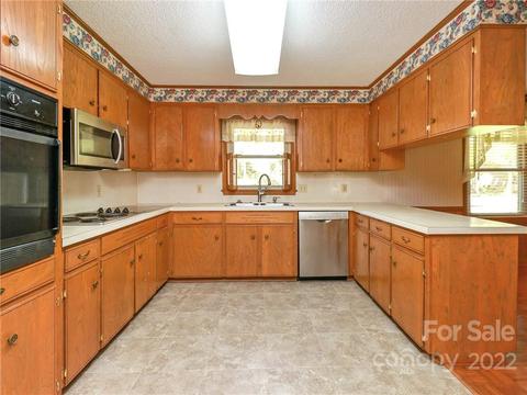 210 7th St NE, Conover, NC 28613 photo 13