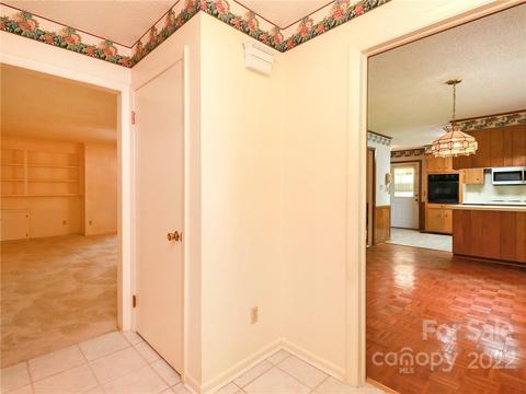 210 7th St NE, Conover, NC 28613 photo 7