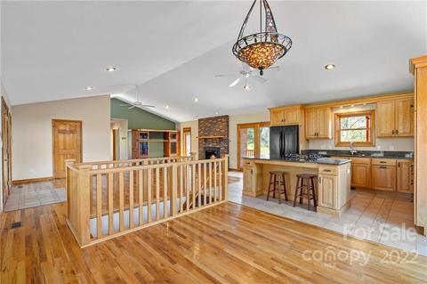 290 Cody Rd, Marshall, NC 28753 photo 17