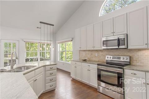 20326 Berry Cir, Cornelius, NC 28031 photo 10
