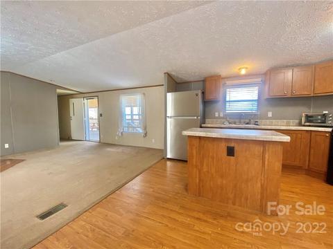 73 Deaver Rdg, Marshall, NC 28753 photo 4