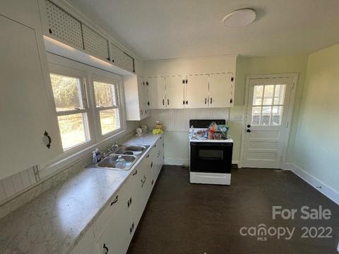 7716 Plott Rd, Charlotte, NC 28215 photo 3