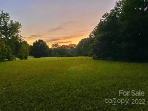 7716 Plott Rd, Charlotte, NC 28215 photo 2