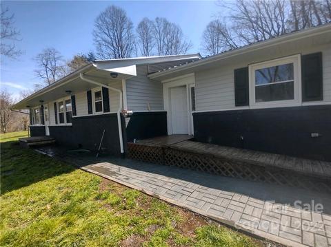 385 Slim Dillard Rd, Sylva, NC 28779 photo 1