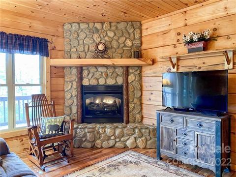 2657 Deer Run, Purlear, NC 28665 photo 9