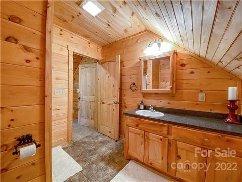2657 Deer Run, Purlear, NC 28665 photo 20