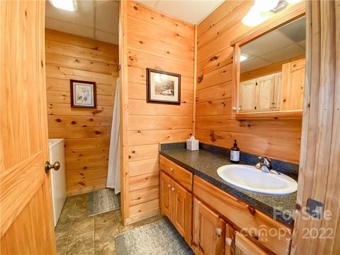 2657 Deer Run, Purlear, NC 28665 photo 24