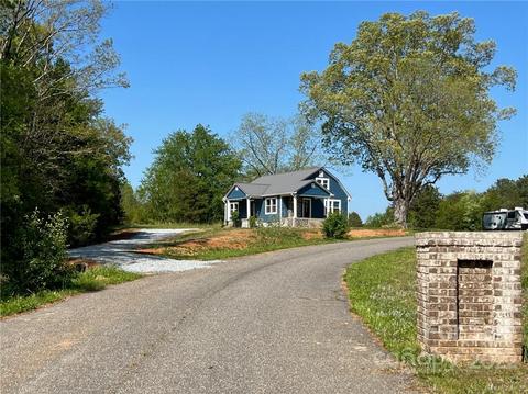 2064 Bailey Dr, Hickory, NC 28601 photo 1