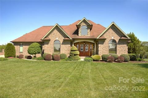 3628 Bermuda Dr NE, Conover, NC 28613 photo 2