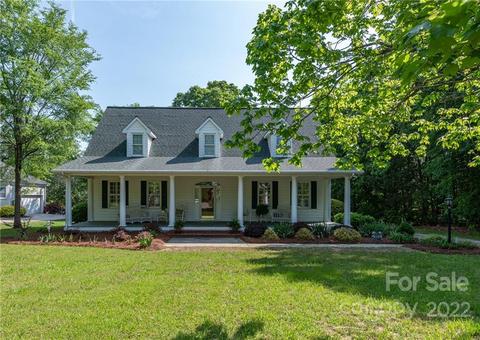 1688 Sharon Ln, Lancaster, SC 29720 photo 1
