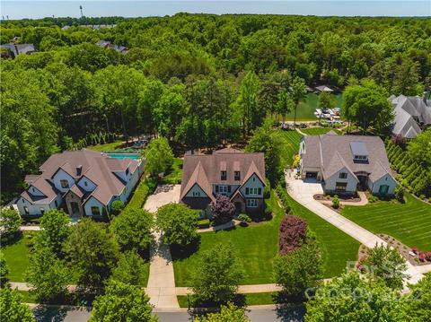 20411 Queensdale Dr, Cornelius, NC 28031 photo 2