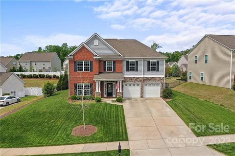 2071 Topaz Plz, Davidson, NC 28036 photo 2
