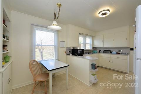 94 Hall Hts, Sylva, NC 28779 photo 15