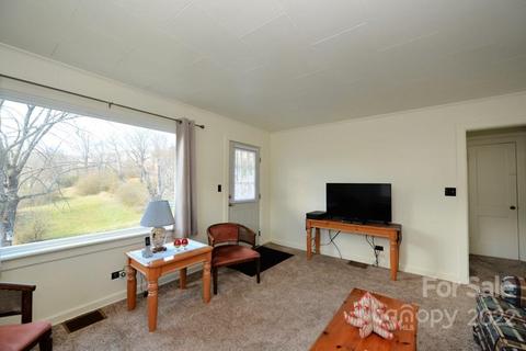 94 Hall Hts, Sylva, NC 28779 photo 17
