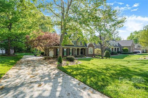 6326 Fox Chase Dr, Davidson, NC 28036 photo 2