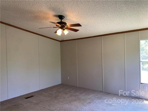 136 Cedarvale Dr, Harmony, NC 28634 photo 12