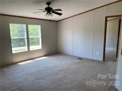 136 Cedarvale Dr, Harmony, NC 28634 photo 10