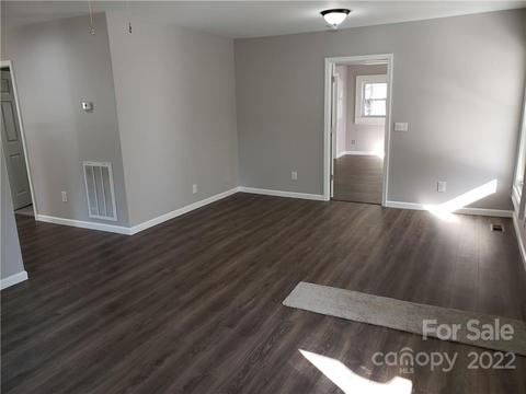 437 E D St, Newton, NC 28658 photo 9