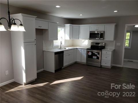 437 E D St, Newton, NC 28658 photo 5