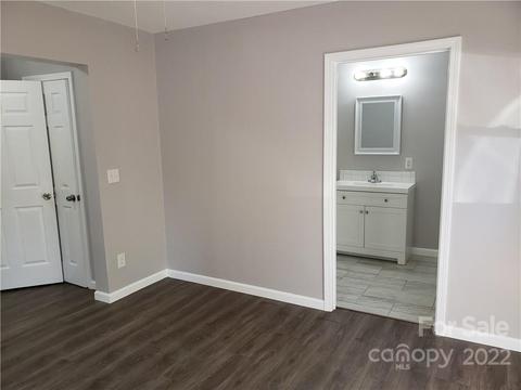 437 E D St, Newton, NC 28658 photo 11