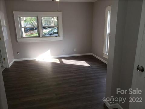 437 E D St, Newton, NC 28658 photo 10