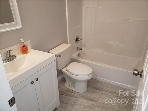 437 E D St, Newton, NC 28658 photo 13