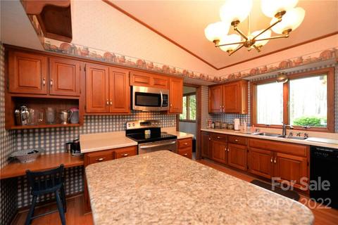 537 Kingcrest Dr, Flat Rock, NC 28731 photo 12