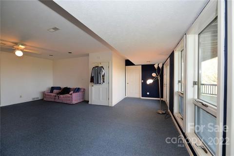 537 Kingcrest Dr, Flat Rock, NC 28731 photo 38