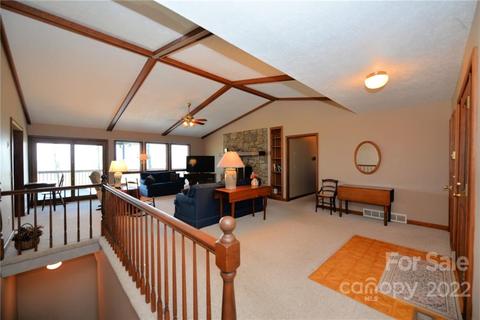 537 Kingcrest Dr, Flat Rock, NC 28731 photo 16