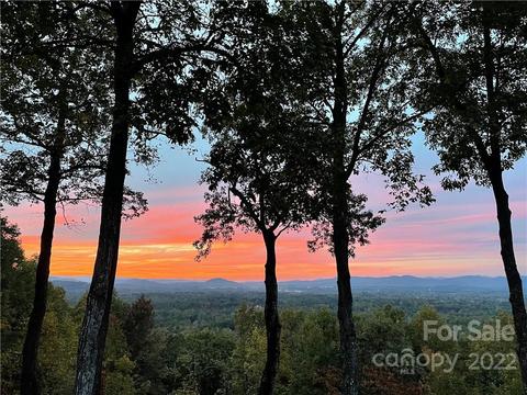 537 Kingcrest Dr, Flat Rock, NC 28731 photo 3