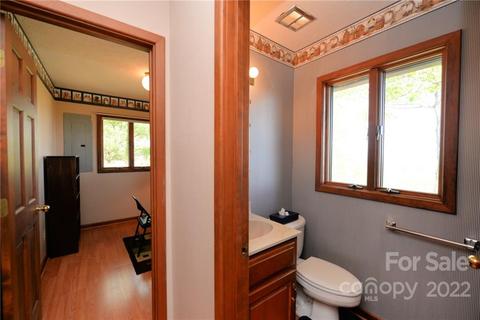 537 Kingcrest Dr, Flat Rock, NC 28731 photo 30