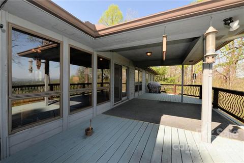 537 Kingcrest Dr, Flat Rock, NC 28731 photo 9