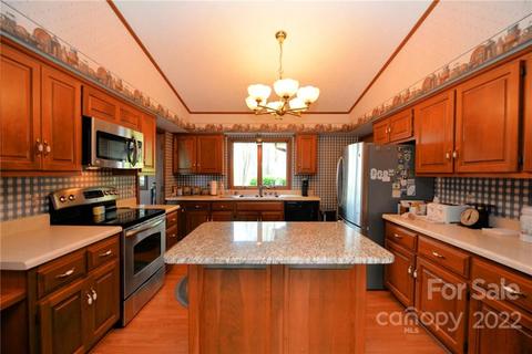 537 Kingcrest Dr, Flat Rock, NC 28731 photo 11