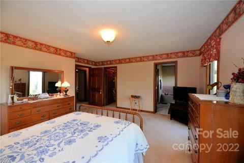 537 Kingcrest Dr, Flat Rock, NC 28731 photo 23