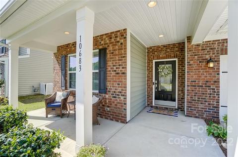 10683 Sapphire Trl, Davidson, NC 28036 photo 2