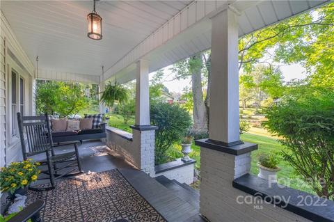 309 Spring St, Canton, NC 28716 photo 1