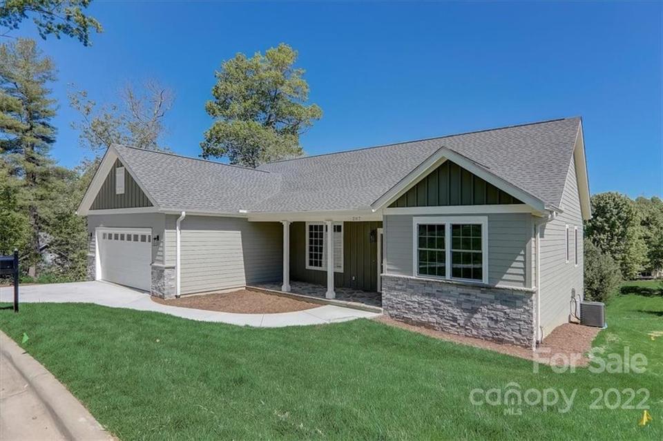  287 Williams Meadow Loop, Hendersonville, NC 28739 photo 2